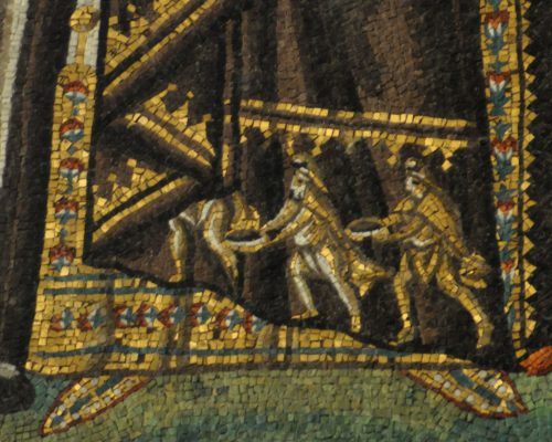 Dettaglio del mosaico del ricamo in oro del mantello dell'imperatrice Teodora con i Magi